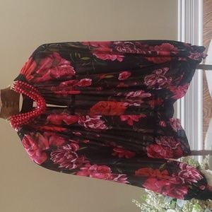 NWOT NEW YORK AND CO XXL BLACK WITH  RED FLOWERS XXL
